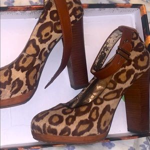Cute leopard print pumps
